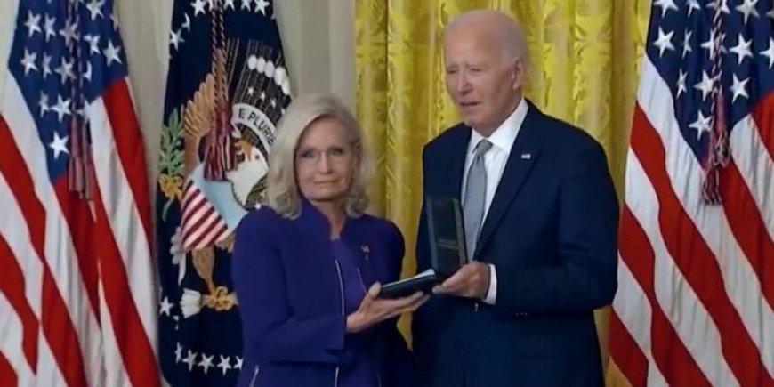 Biden Awards J6 Committee Leaders the Presidential Citizens Medal